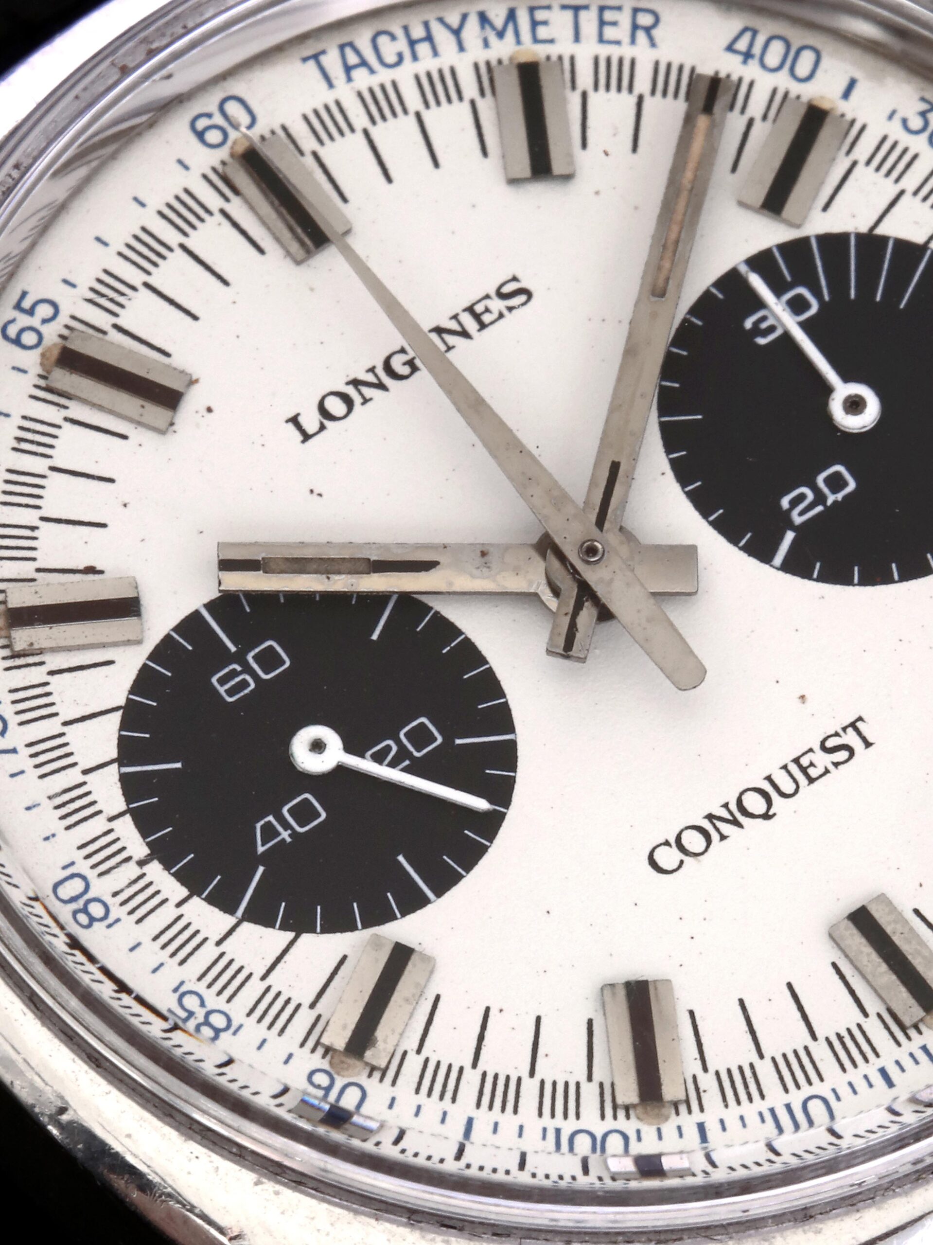 Longines Conquest Ref 1543 30CH Panda | ChronoVantage